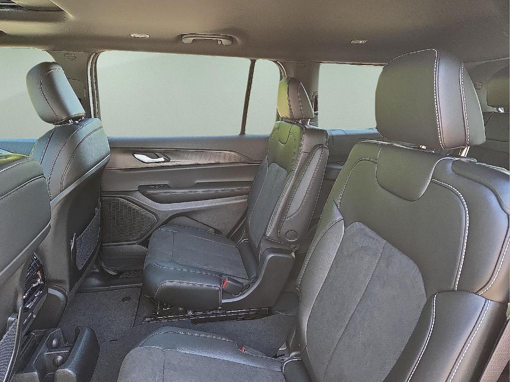 new 2025 Jeep Grand Cherokee L car, priced at $40,219