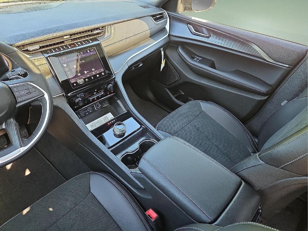 new 2025 Jeep Grand Cherokee L car, priced at $40,219