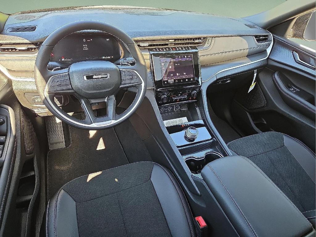 new 2025 Jeep Grand Cherokee L car, priced at $40,219