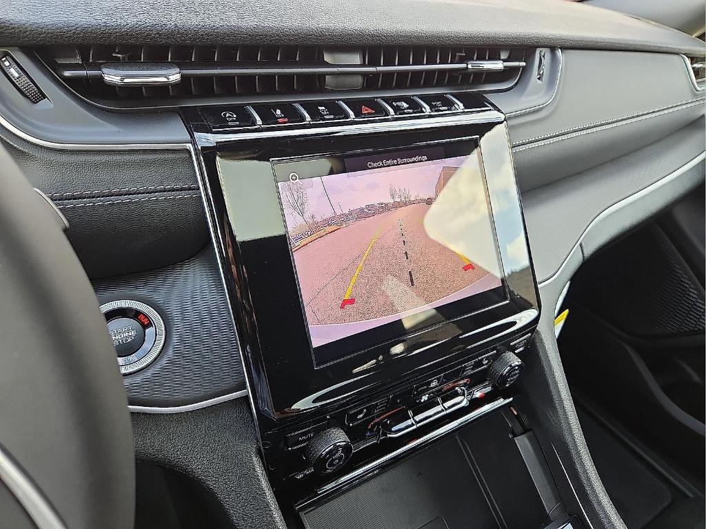 new 2026 Jeep Grand Cherokee car, priced at $43,450