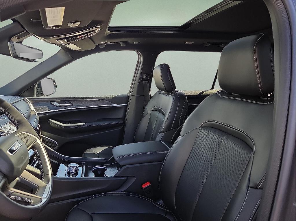 new 2026 Jeep Grand Cherokee L car, priced at $47,250