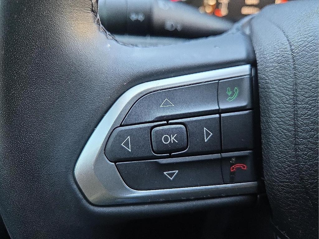 used 2022 Jeep Compass car, priced at $21,368