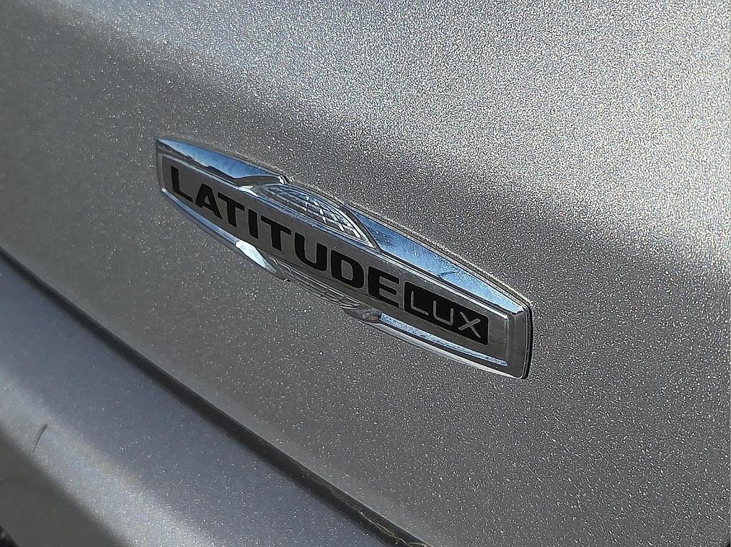 used 2022 Jeep Compass car, priced at $21,368