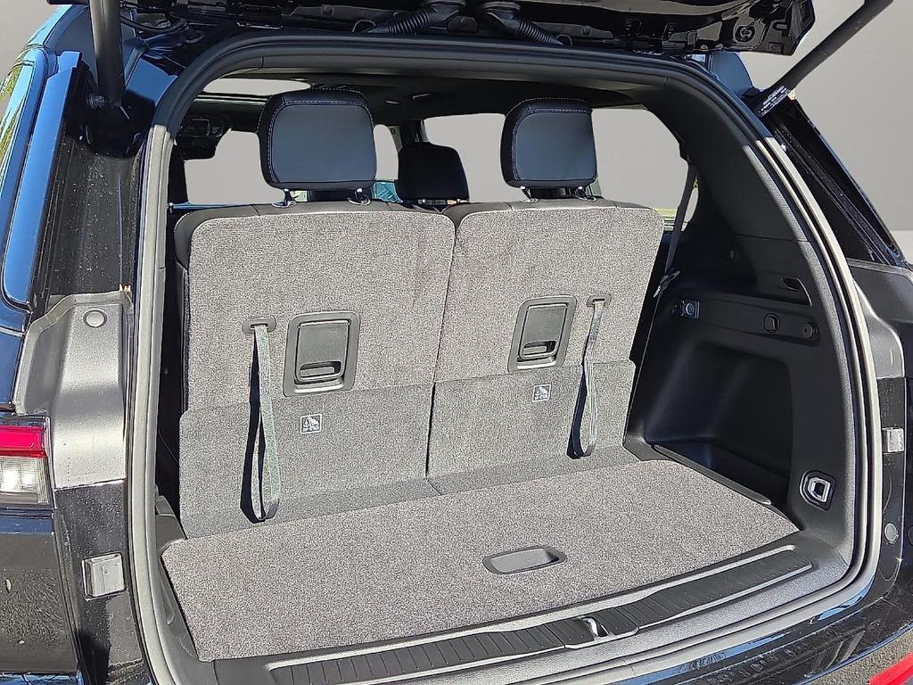 new 2025 Jeep Grand Cherokee L car, priced at $49,204