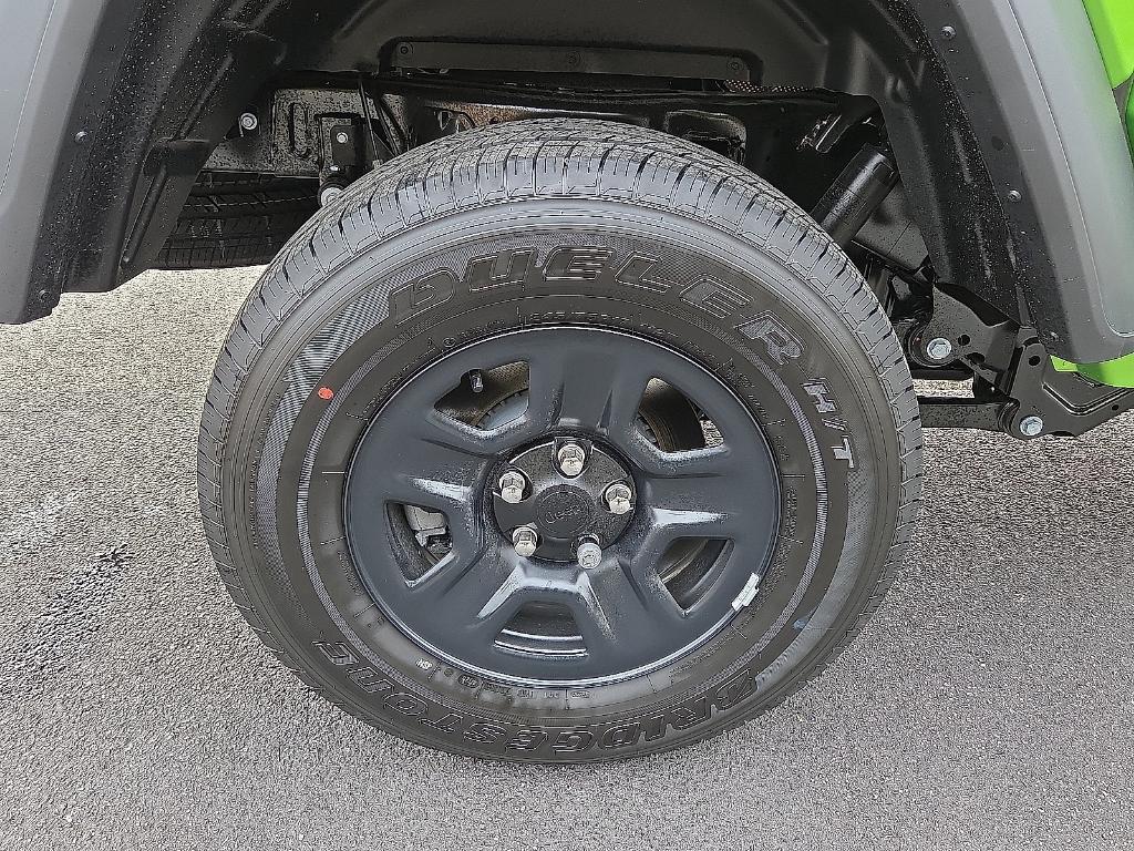 new 2026 Jeep Gladiator car, priced at $41,197