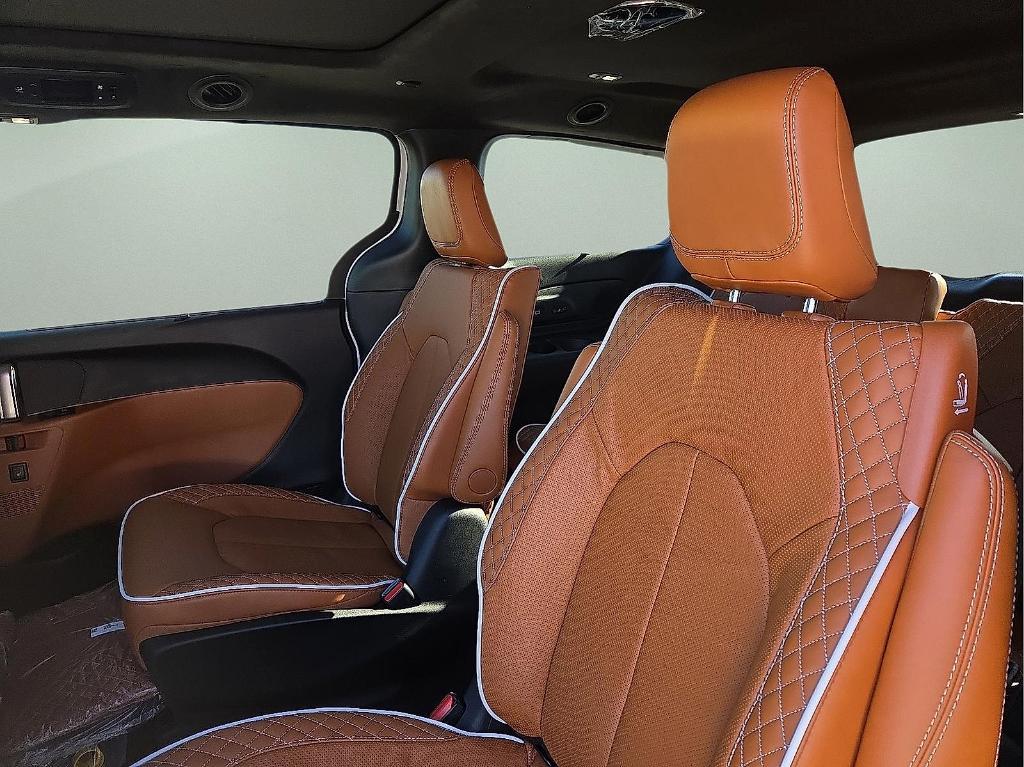 new 2026 Chrysler Pacifica car, priced at $54,664