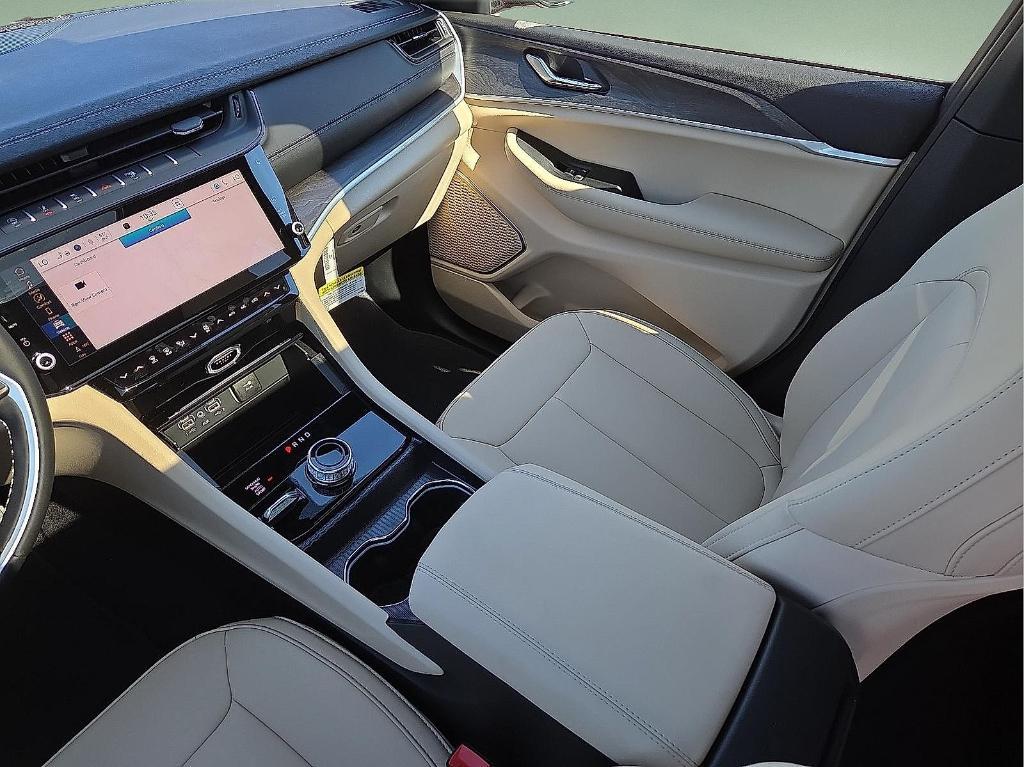 new 2026 Jeep Grand Cherokee car, priced at $43,511