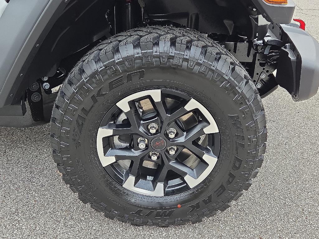 new 2026 Jeep Gladiator car, priced at $58,349