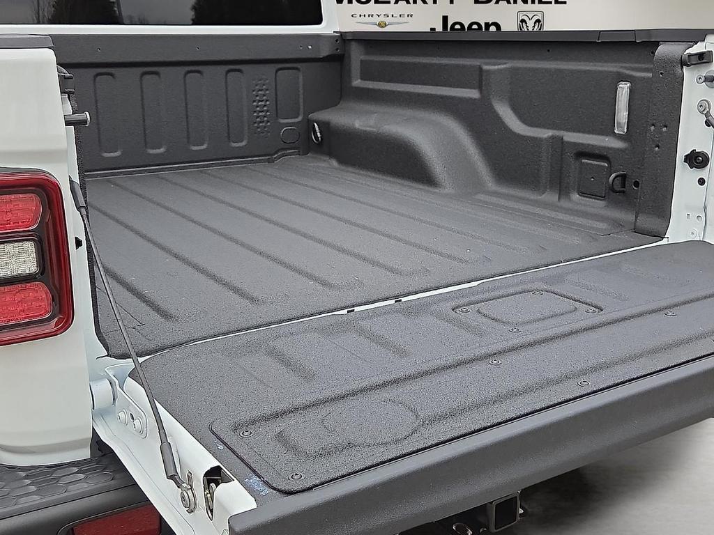 new 2026 Jeep Gladiator car, priced at $58,349