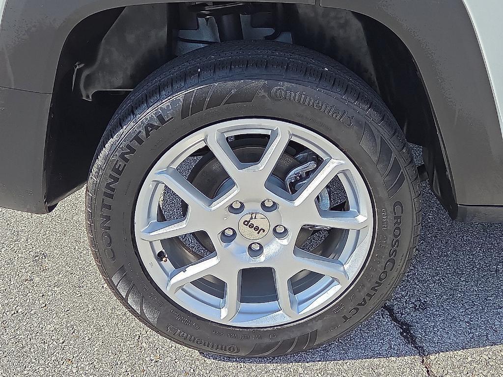 used 2023 Jeep Renegade car, priced at $19,417