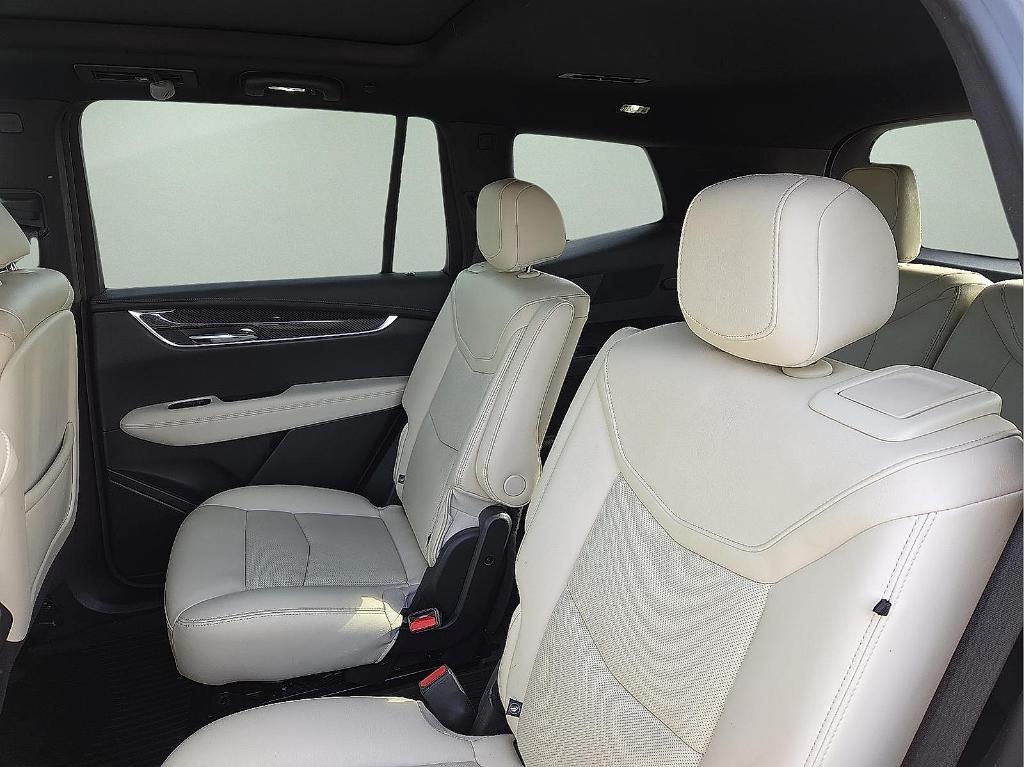 used 2021 Cadillac XT6 car, priced at $28,868