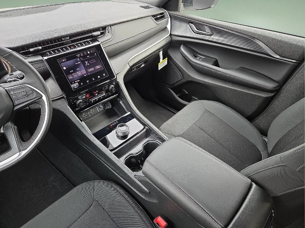 new 2025 Jeep Grand Cherokee L car, priced at $37,280