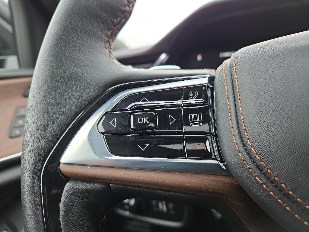 new 2025 Jeep Grand Cherokee car, priced at $57,591