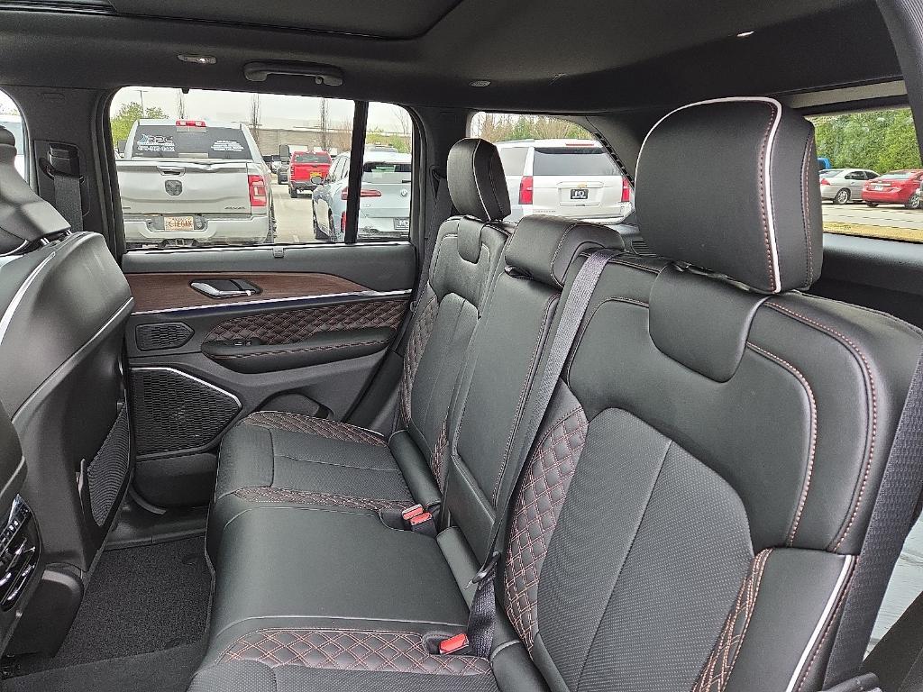 new 2025 Jeep Grand Cherokee car, priced at $57,591