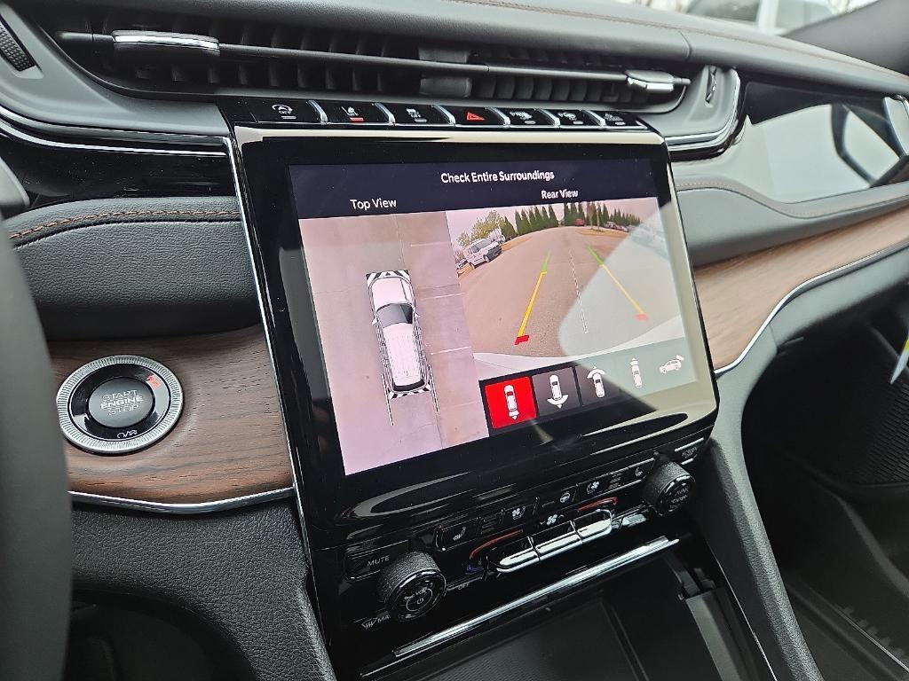 new 2025 Jeep Grand Cherokee car, priced at $57,591