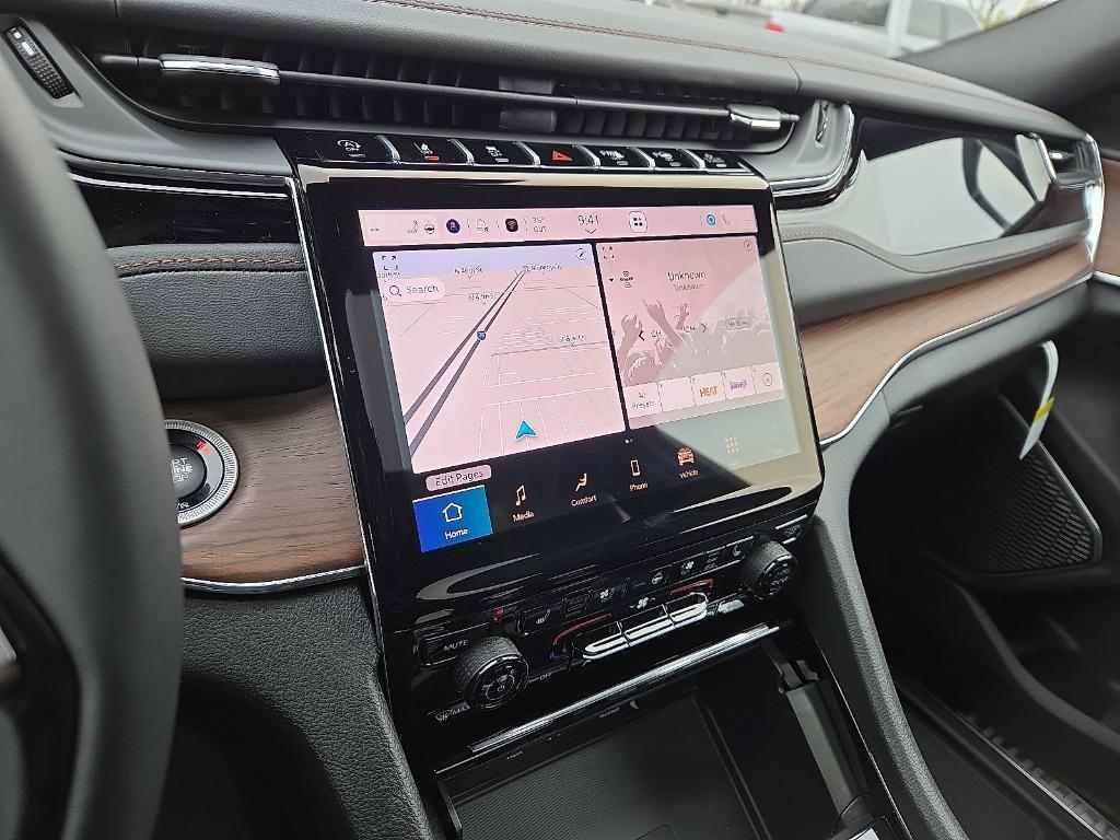 new 2025 Jeep Grand Cherokee car, priced at $57,591