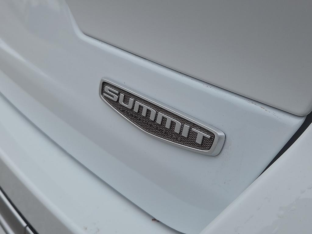 new 2025 Jeep Grand Cherokee car, priced at $57,591