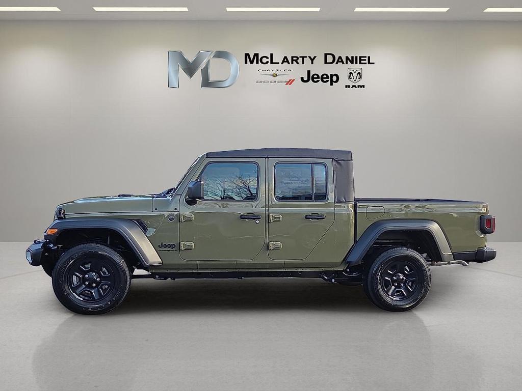new 2026 Jeep Gladiator car, priced at $37,502