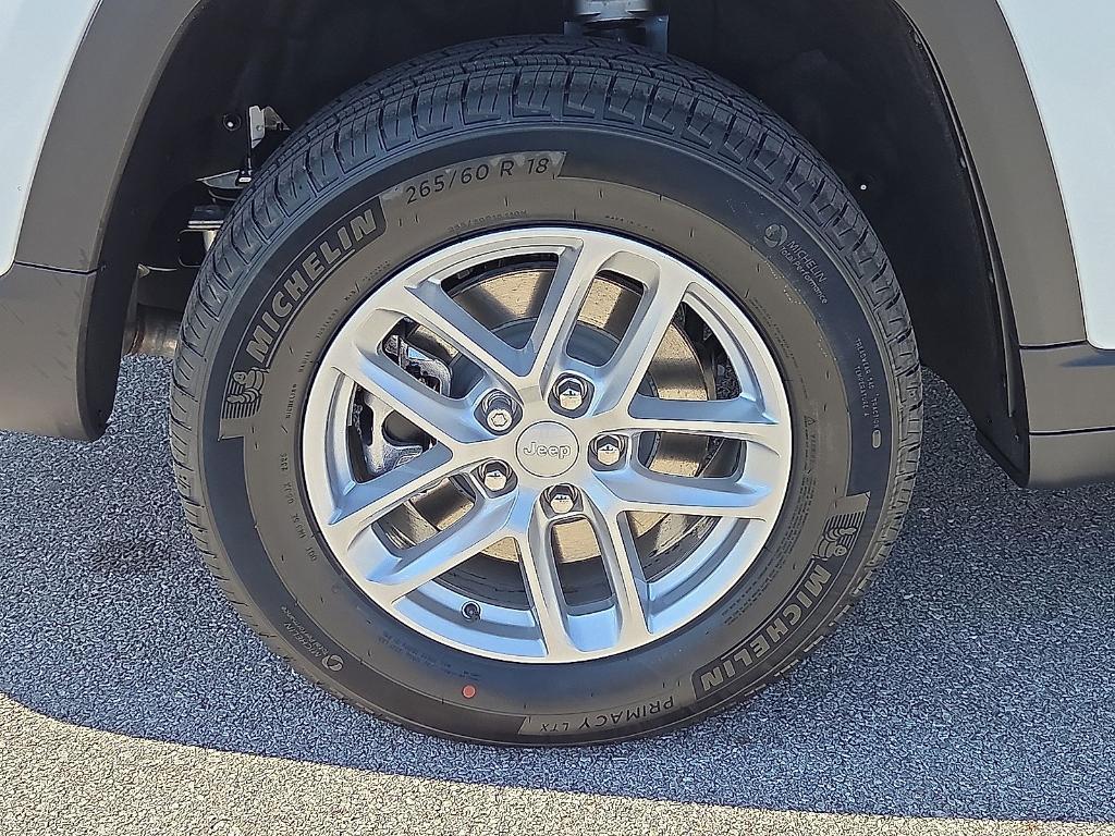 new 2025 Jeep Grand Cherokee L car, priced at $35,682