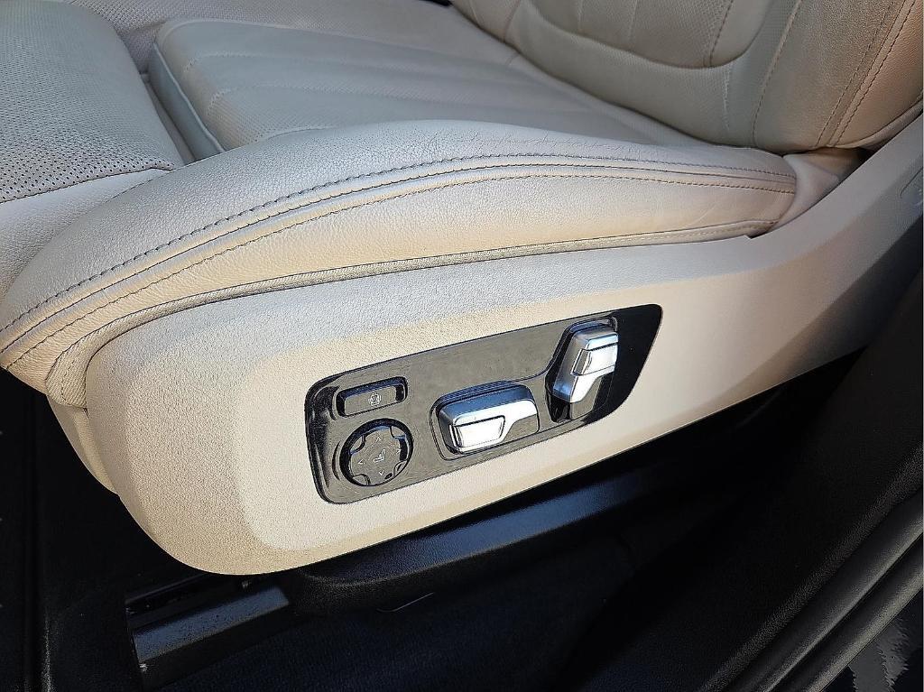 used 2021 BMW X7 car, priced at $37,868