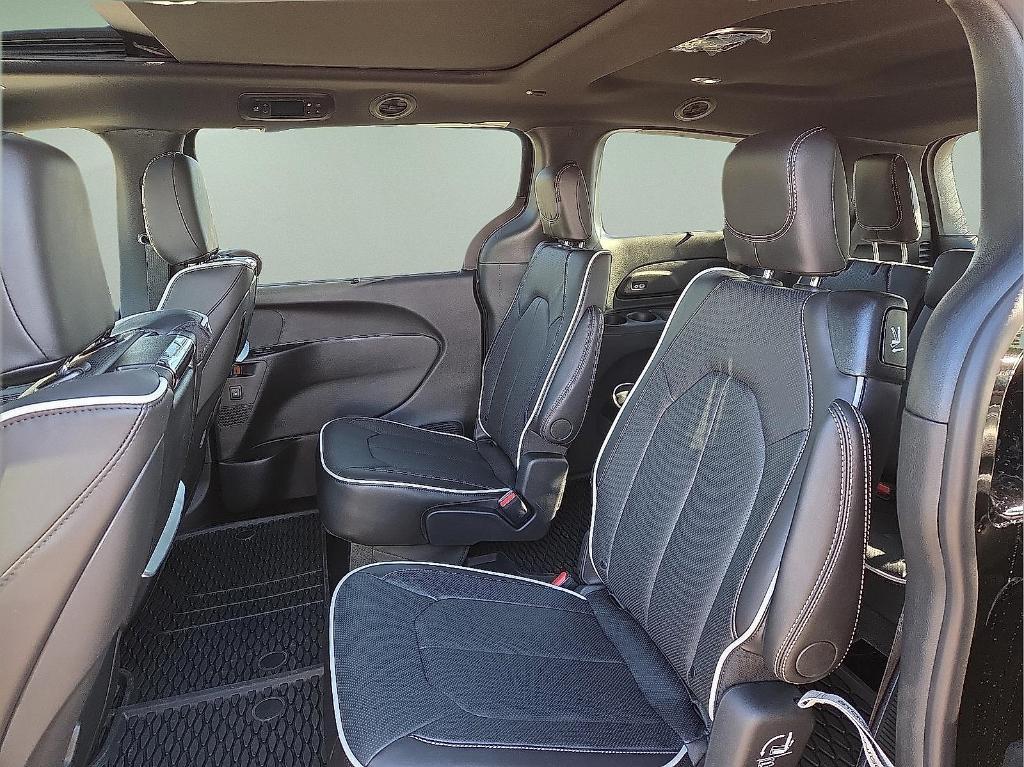 new 2026 Chrysler Pacifica car, priced at $51,004