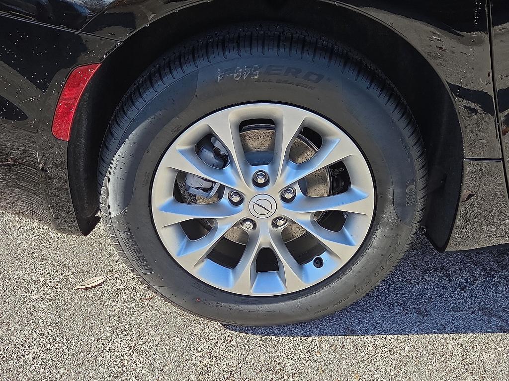 new 2026 Chrysler Pacifica car, priced at $51,004