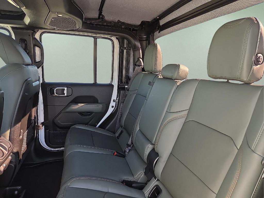 new 2026 Jeep Gladiator car, priced at $48,600