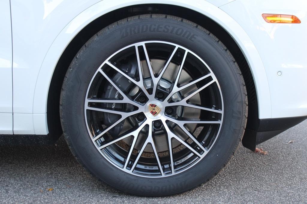 new 2026 Porsche Cayenne car