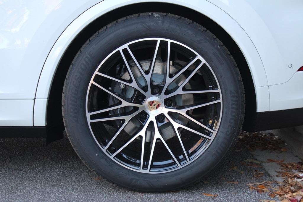 new 2026 Porsche Cayenne car