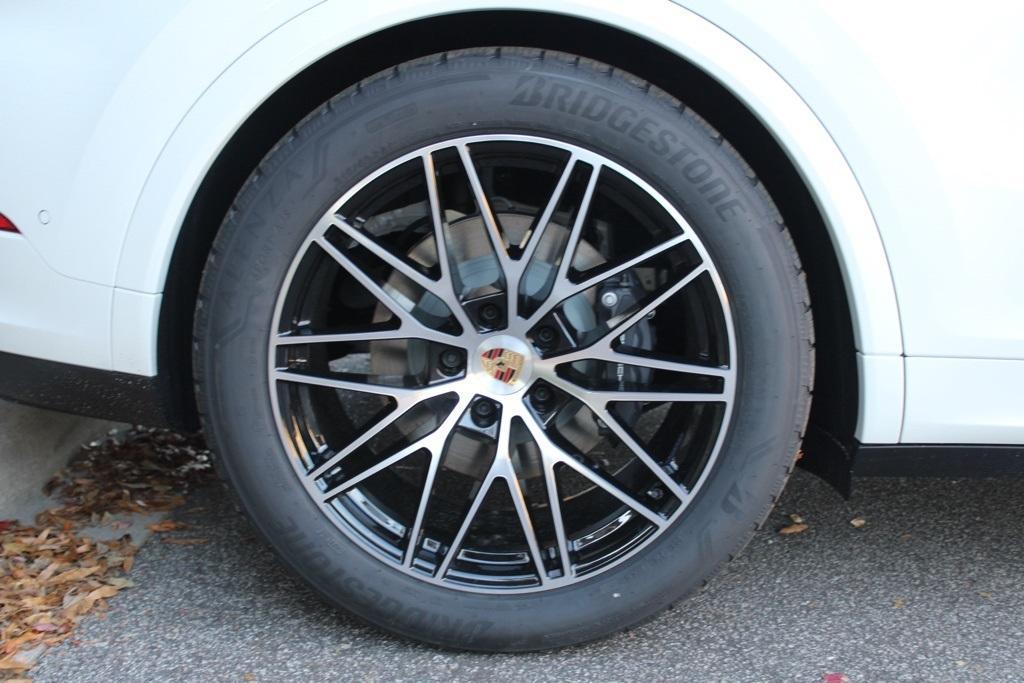 new 2026 Porsche Cayenne car