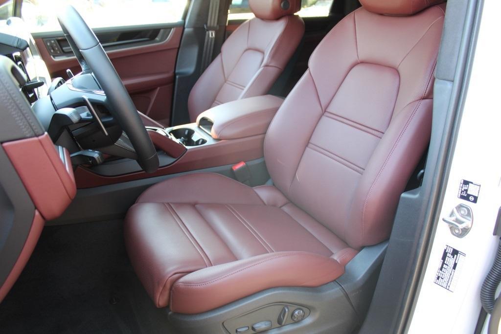 new 2026 Porsche Cayenne car