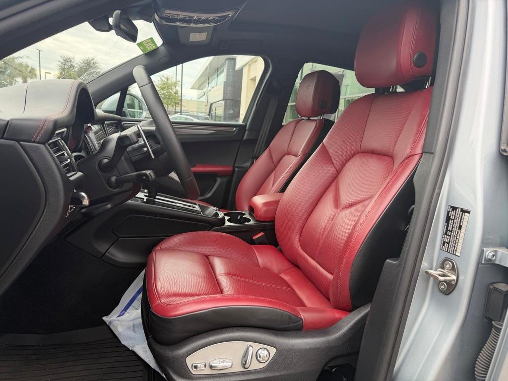 used 2023 Porsche Macan car