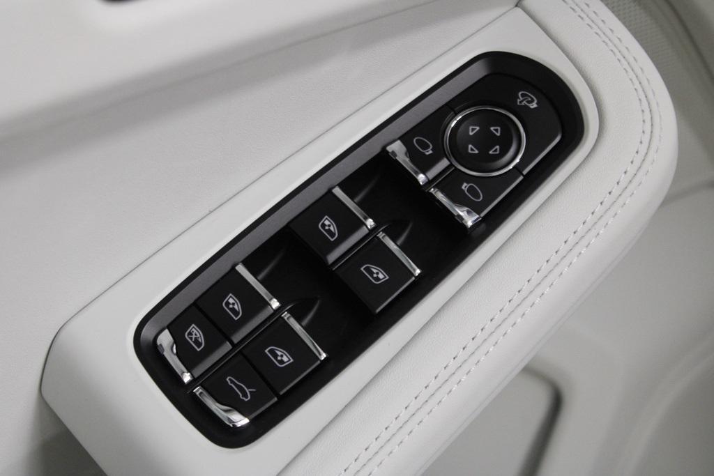 new 2026 Porsche Macan car