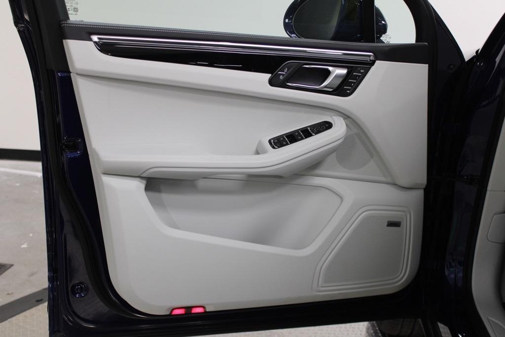 new 2026 Porsche Macan car