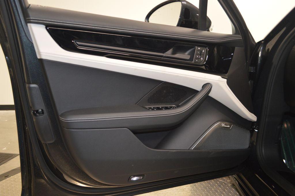 new 2026 Porsche Panamera car