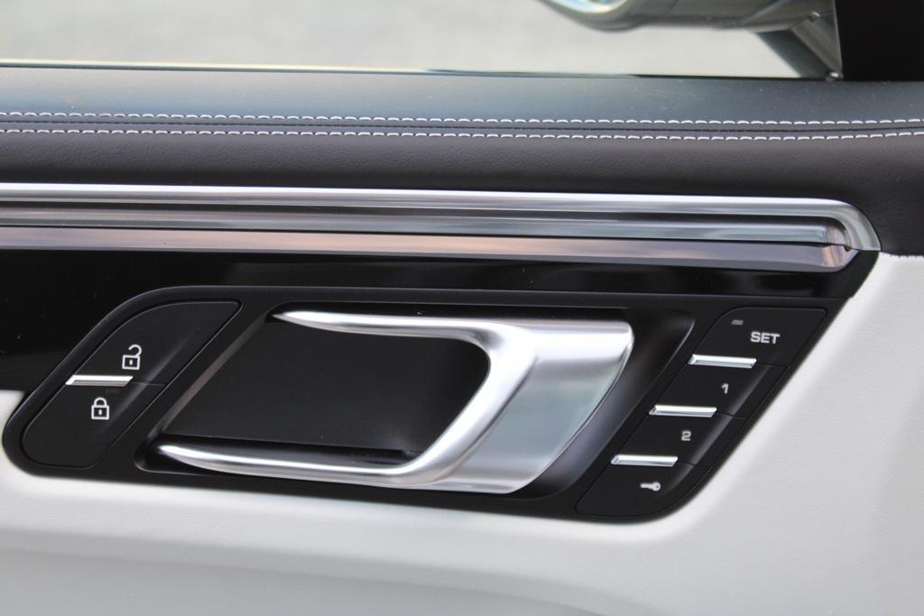 new 2026 Porsche Macan car