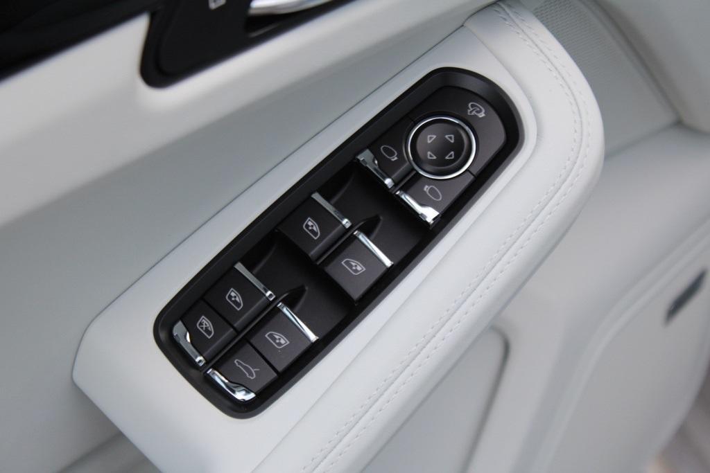 new 2026 Porsche Macan car