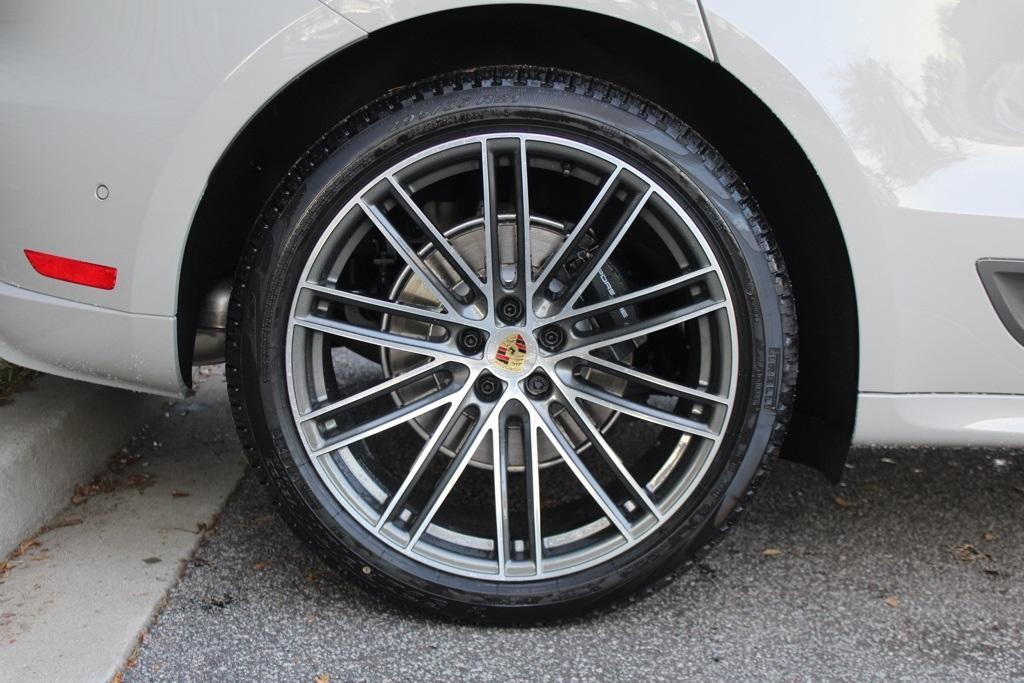 new 2026 Porsche Macan car