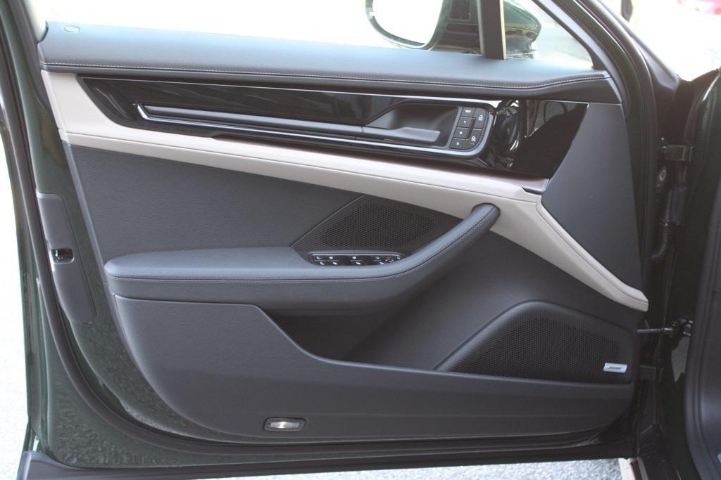 new 2026 Porsche Panamera car