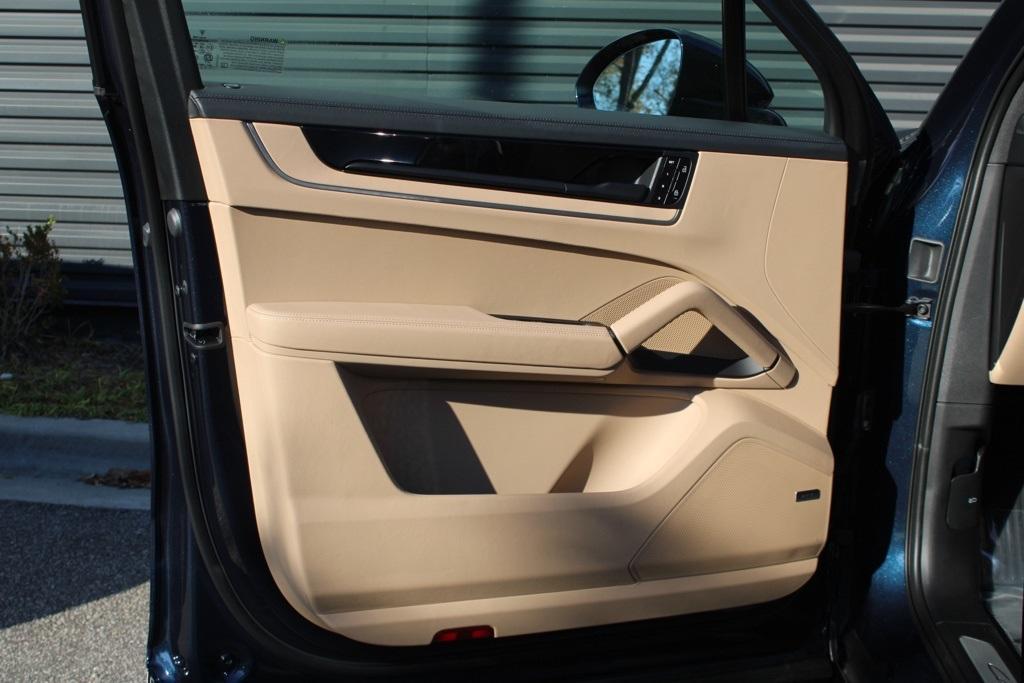 new 2026 Porsche Cayenne car