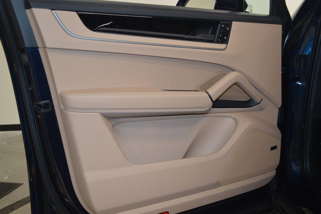new 2026 Porsche Cayenne car