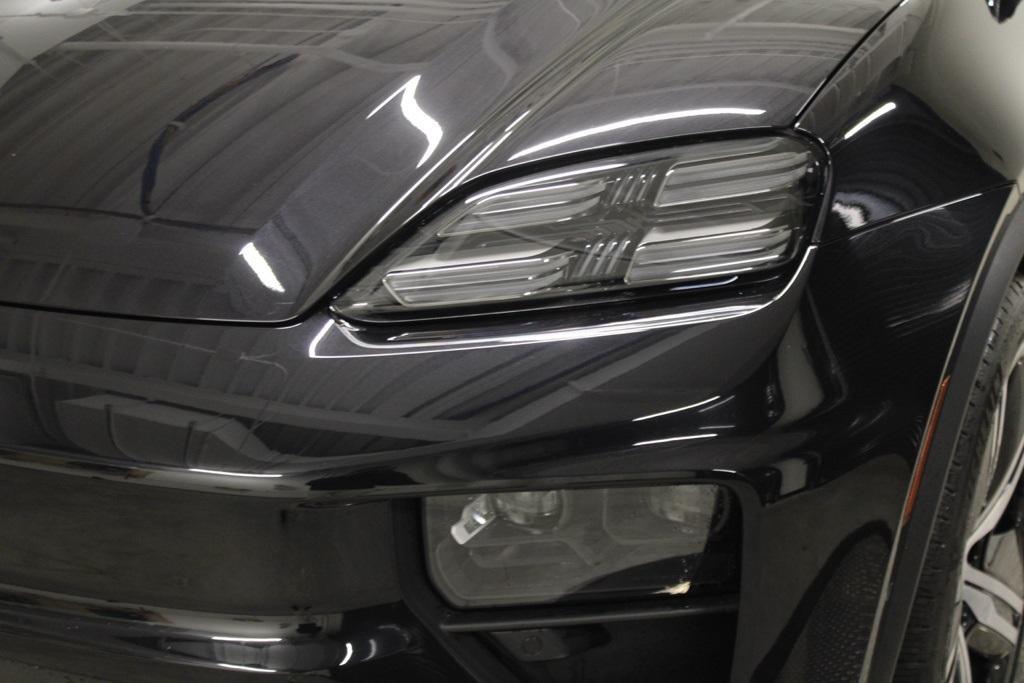 new 2026 Porsche Macan car