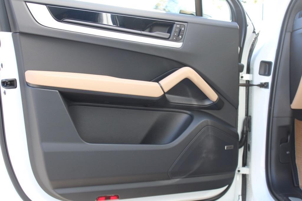 new 2026 Porsche Cayenne car