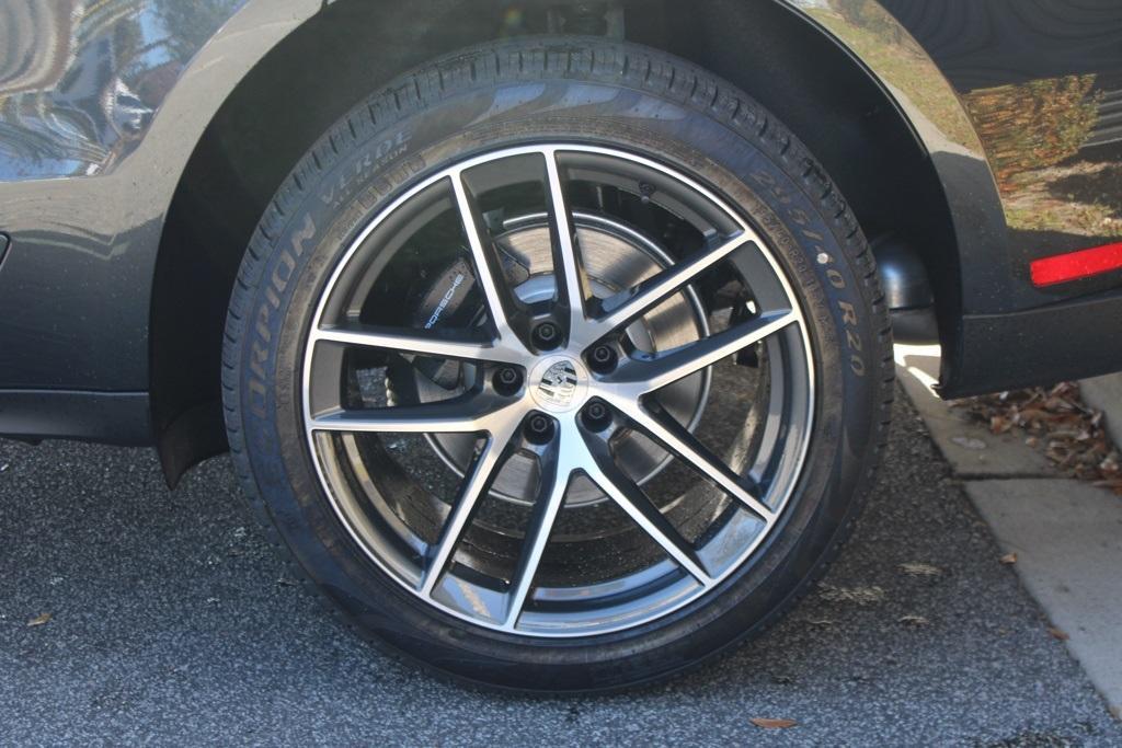 new 2026 Porsche Macan car