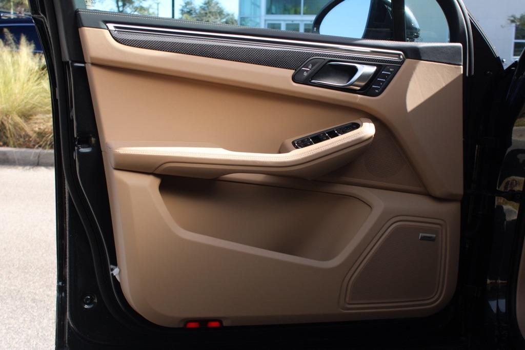 new 2026 Porsche Macan car