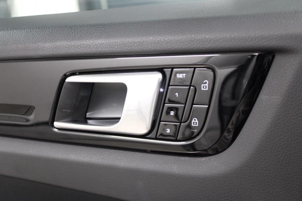 used 2020 Porsche Cayenne car, priced at $39,995