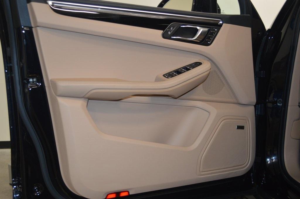 used 2025 Porsche Macan car