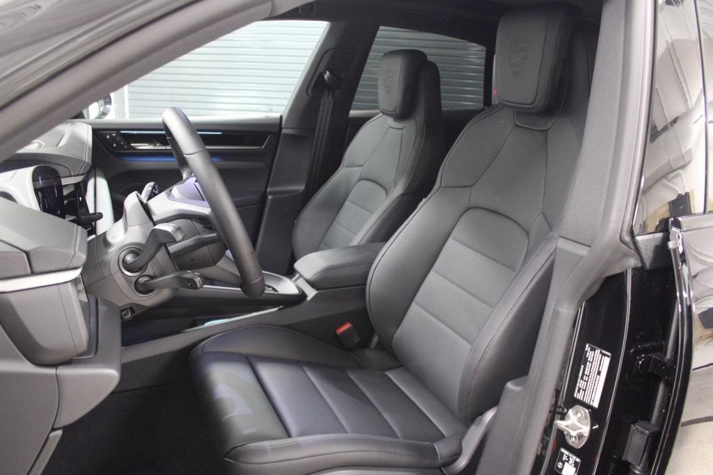 new 2026 Porsche Macan car