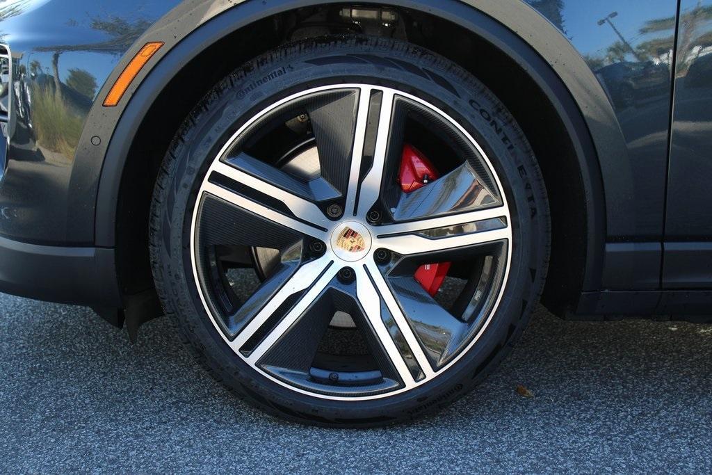 new 2025 Porsche Macan car, priced at $114,075