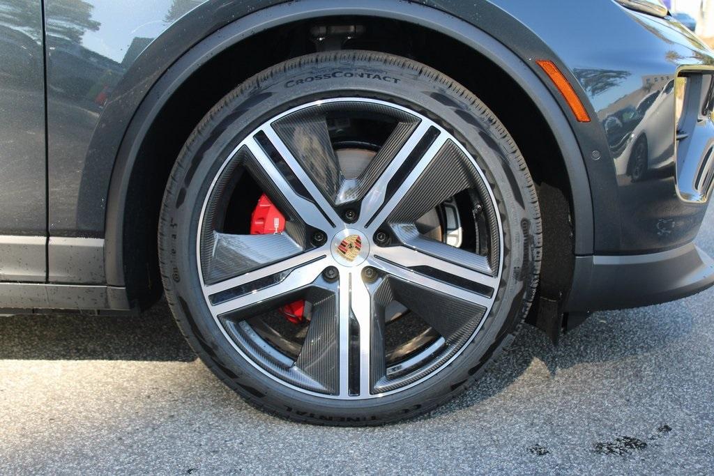 new 2025 Porsche Macan car, priced at $114,075